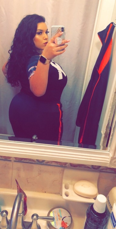 jehovahhthickness:  kairo-koutureee:  🍑  DAMN BITCH HOW?  