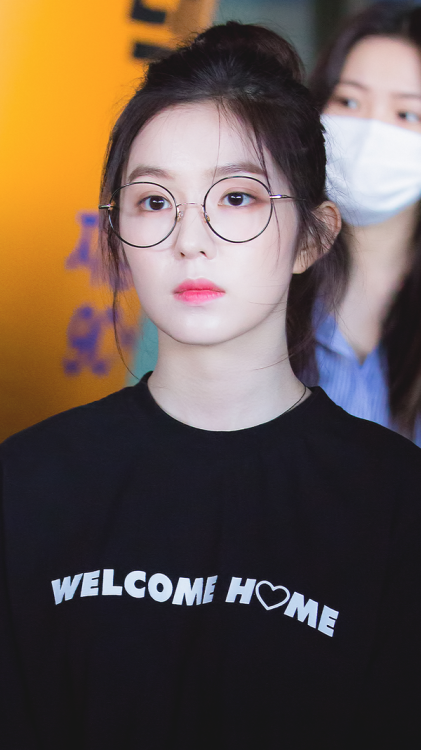 unepetiteperle: RED VELVET IRENE IN SPECS LOCKSCREENs. [ Please reblog and / or like if you use