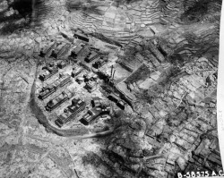 taishou-kun:  Aerial photo of Nagasaki 長崎, Japan, after atomic bombing - mid-Aug 1945 Source : United States National Archives via japanairraids.org 