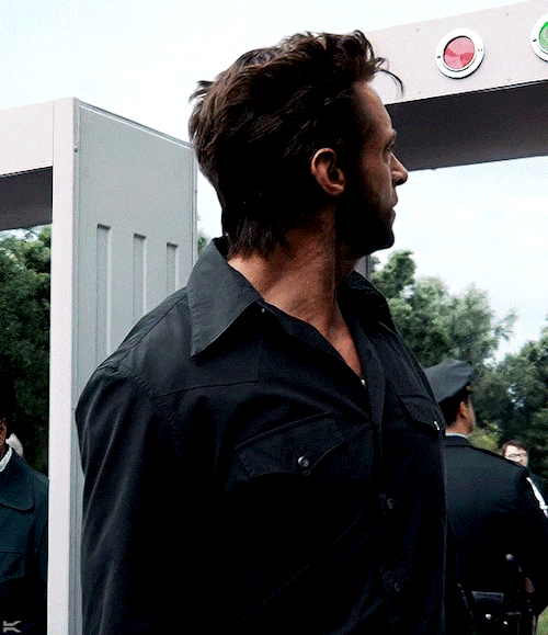 HUGH JACKMAN AsTHE WOLVERINE/LOGAN HOWLETTin X-Men: Days Of Future Past (The Rogue Cut) - 2014