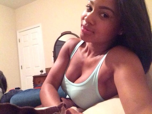 africangoo:  bestblackgirlsxxx:  Sexy girls at play  My kind of beauty