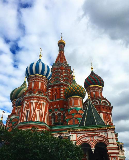 Saint Basil&rsquo;s Cathedral. #saintbasilscathedral #redsquare #moscow #touristystuff #travelgram 
