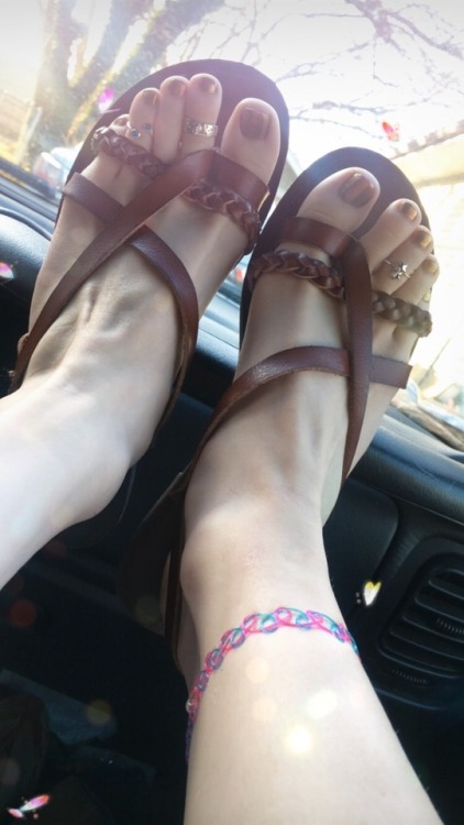 babyfeet5: spamming my pretty feet ☺️☺️☺️