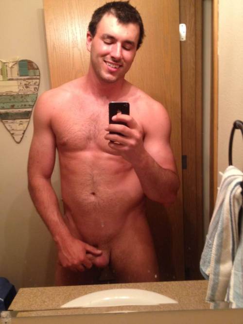 nakedguysfromkik:  His smile, adorable. 24yo guy from kik