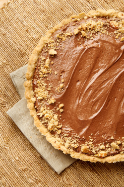 fullcravings:  California Almond Fudge Pie   oh good grief