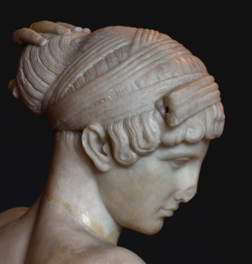 marmarinos:Detail of the Venus of Esquilino, dated to the early Roman imperial period, or the 1st ce