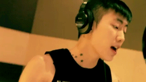 jiiinki:  Do you love me? ‘Cause I love you… 
