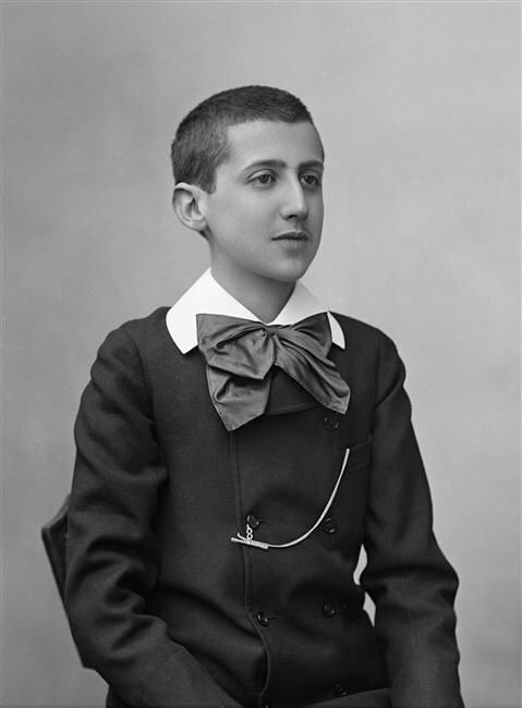 velvet-mornings: Marcel Proust as a child, photograph by Félix Nadar, 1887