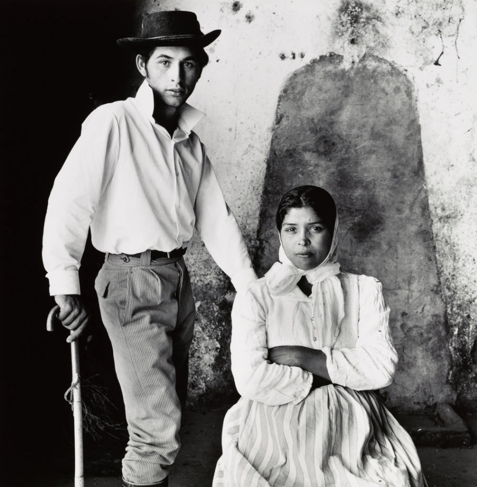 kvetchlandia:Irving Penn     Young Roma Couple, Extremadura, Spain     1965