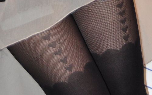 http://tights-details.tumblr.com/post/98748148648