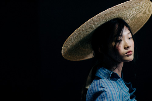 swcnlake:larrains:hyun ji shin at jacquemus backstage, paris fashion week spring — summer 2017.ph. a