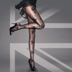 legsandhighheels:  legwearheaven 