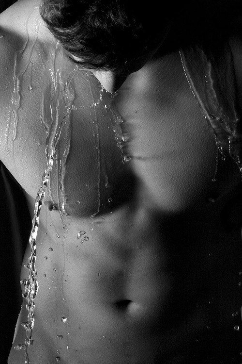 troygomez22:  A man’s wet body is just fascinating. 