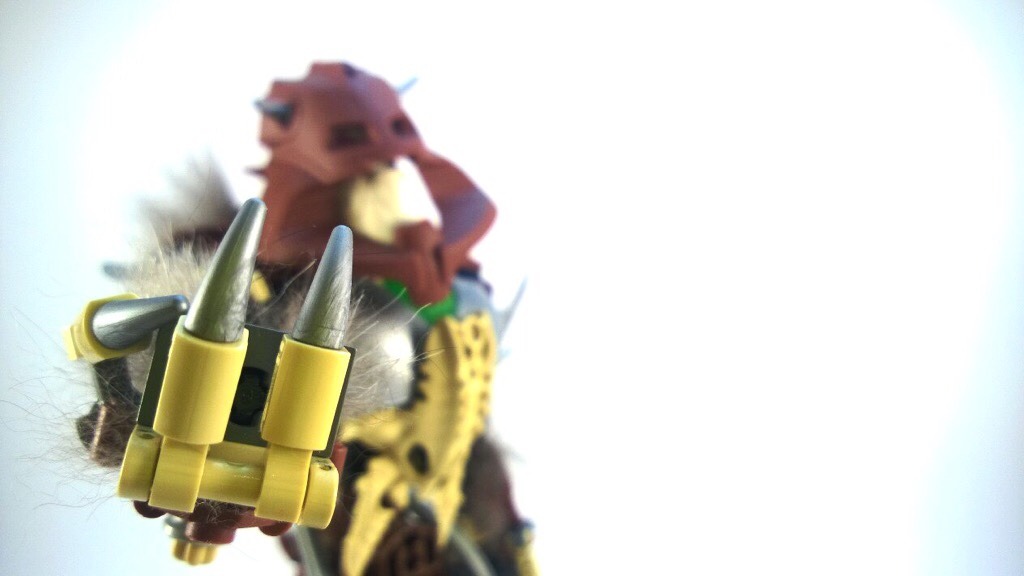 littletaggy:  According to the Bionicle Wikia, “it has been confirmed that female