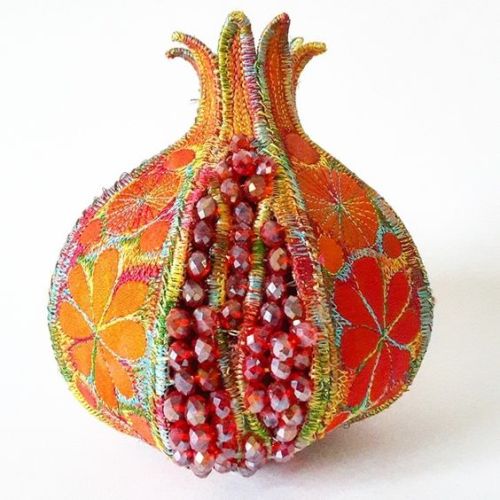 cafeinevitable:Pomegranate 3D Textile Art by Sue Trevor