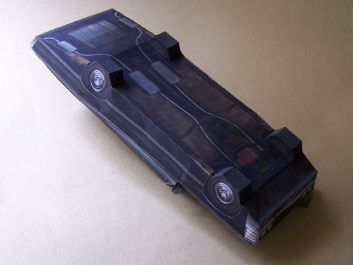 skeletonsinzeeclost: gnatkip: Supernatural Impala papercraft (+ printable pattern, in color or black