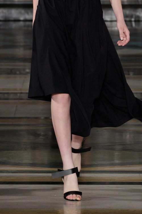 givenchyrunway:  Yifang Wan Spring 2013