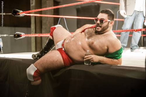 colombianmodel: bigredatl: alwayshornybear: 23 year old wrestler Rocco Casanova keeps a water bottle