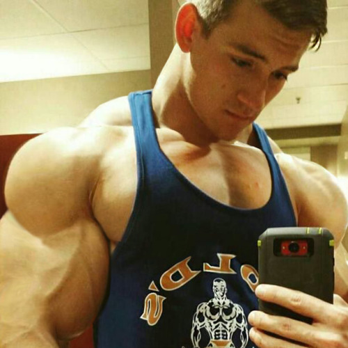johnnyr0cket:  “I hope I make varsity this year…” JOHNNYR0CKET