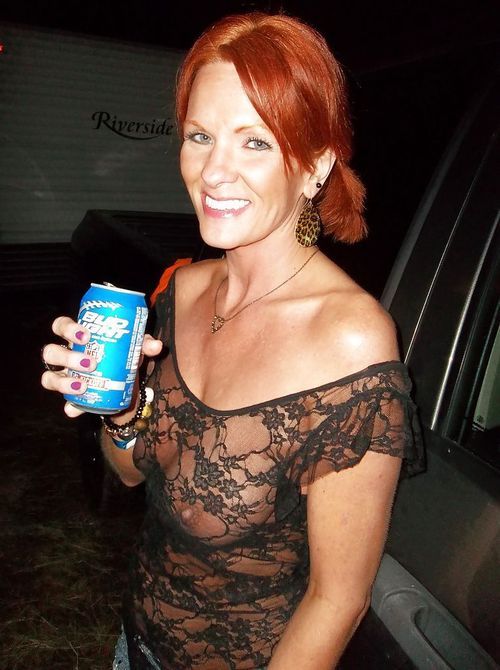 cougarmilfdressed:  Le beau sourire d’une belle cougar   Reblog… Follow… Submit