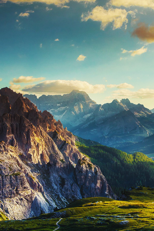 mstrkrftz:  the Dolomites at sunset by Peter Zelei