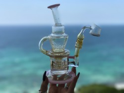 soakmysoulinlsd:  🌊dabs with a view 🌊