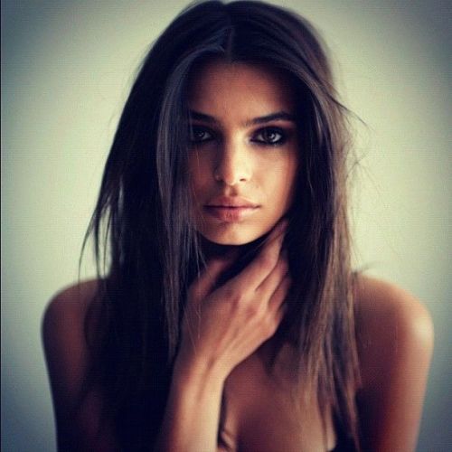 Emily Ratajkowski.