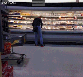 Aquele momento que minha mãe me deixa dirigir o carrinho no super mercado 