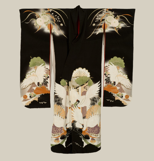 A silk furisode featuring yuzen-dyed cranes, with additional embroidery highlights.  Late Meiji peri