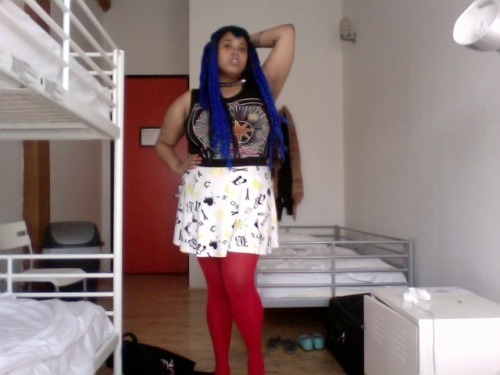 shut-up-and-drink-my-tea:  aeon-fux:if a ‘black girls with blue hair’ post goes around and I’m not on it know that the world did me wrong ok goddess
