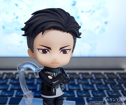 OH MY GODDDDNo motorcycle but we get the bear!! The helmet!! And the DJ headphones