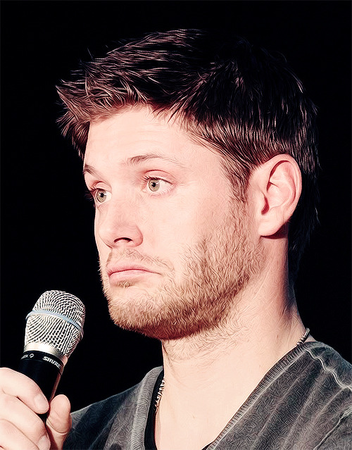the-destiel-business:  Jared, Misha &amp; Jensen + Microphone 
