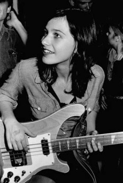 Throwingsticksatimaginarydogs:   Punk Rock Girls #1 Kira Roessler, Bassist, Black