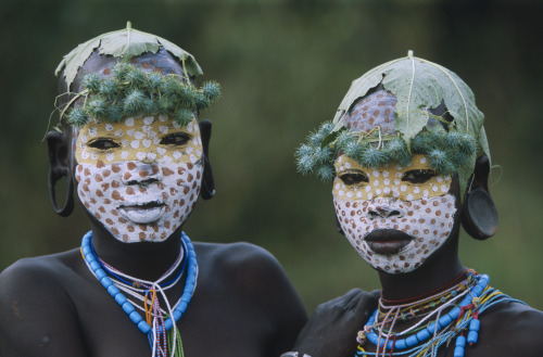 barringtonsmiles: fotojournalismus: Natural Fashion from Ethiopia’s Omo Valley Photographs by 