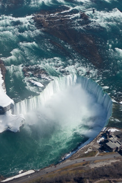 4nimalparty:  Niagara Falls (by fastkite)