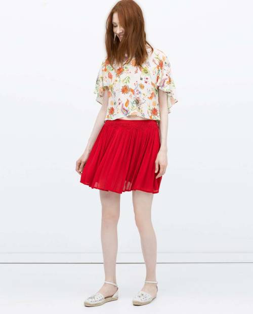 Short Skirt With Embroidered Waist