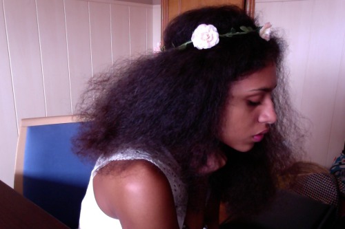 kieraplease:  dxeply:  trying to be a flower lady like kieraplease and baby morocco​   YESHHH