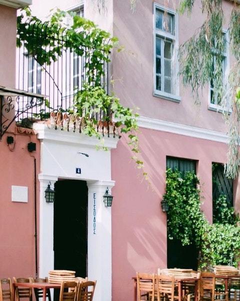 Colours of Athens Photos by: @ stephyttravels  @ ashleighhamman  @ benjamin.evansOur Greece blog