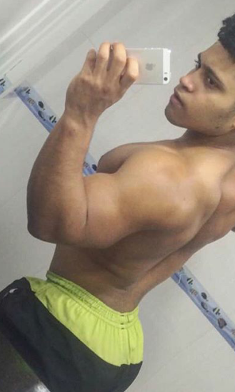 adictoalosculones:  Rico y delicioso el puto de Álvaro (delicious body Álvaro)😲😳😍😈🍑👅🍆💦