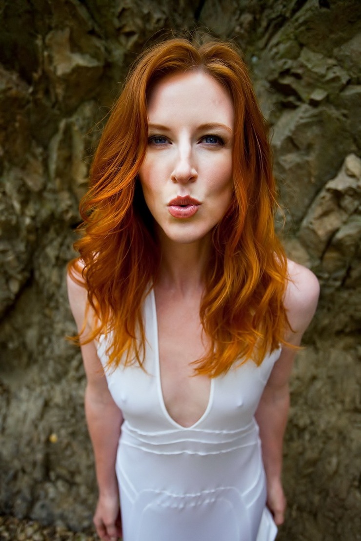 paleamber:  redhead  Those nipples