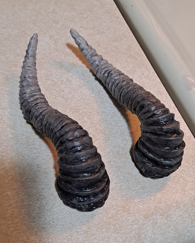 the cosplay antlers and horns I've made, the horns are finally done!!
These are always so much fun to make, if anyone 