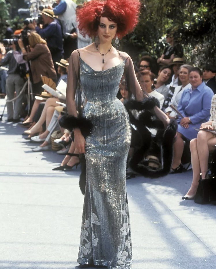Christian Dior by John Galliano FW 1997 [1360x2048] : r/fashionporn