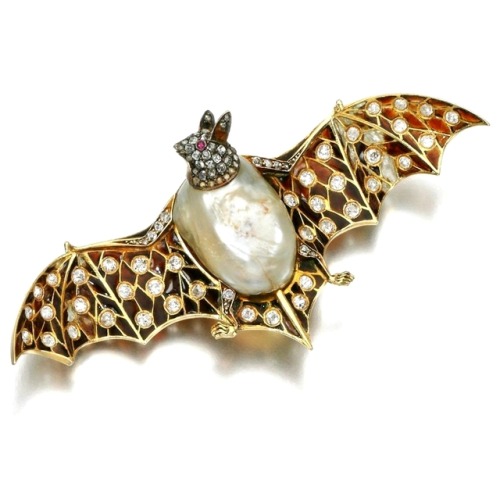 andrusmagnus:Art Nouveau Bat Brooches