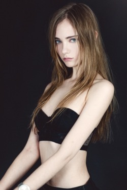 tlookers:  prettyinpale:  Alexandra Tikerpuu