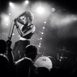 lynngvnn:  PVRIS in Paris. Photo: @framedsound