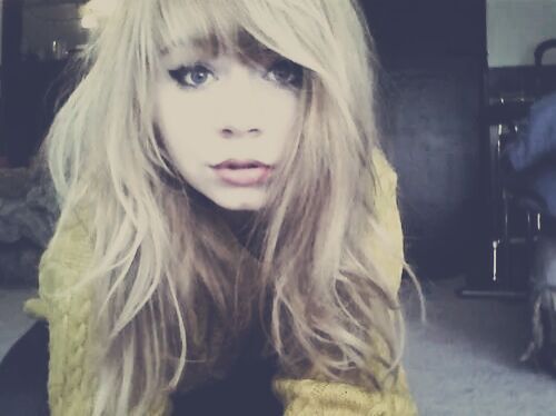 treedaughter:  Thinking about doing bangs again..thoughts? ❤ 