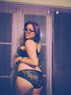 redheadsinspace:  redheadsinspace:  I was really feeling myself tonight.  Fat ass, cellulite and all.  I like reblogging my own shit. So sue me  Cutie!