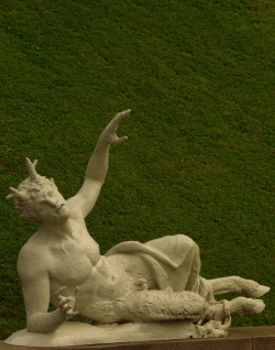 thepicketysatyr: Satyr statue, palace gardens,