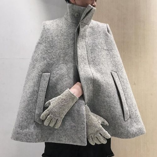 lightresist:Deepti Barth AW17 Grey Wool Cape + Stone Membrane Gloves