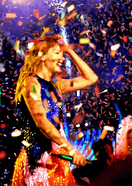 fifthharmonys: Hold on to spinning aroundConfetti falls to the groundMay these memories break our fa